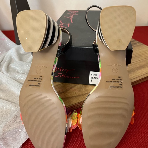 NEW Betsey Johnson Kove Multi Colored Opened toed heel size 8 - Picture 8 of 8